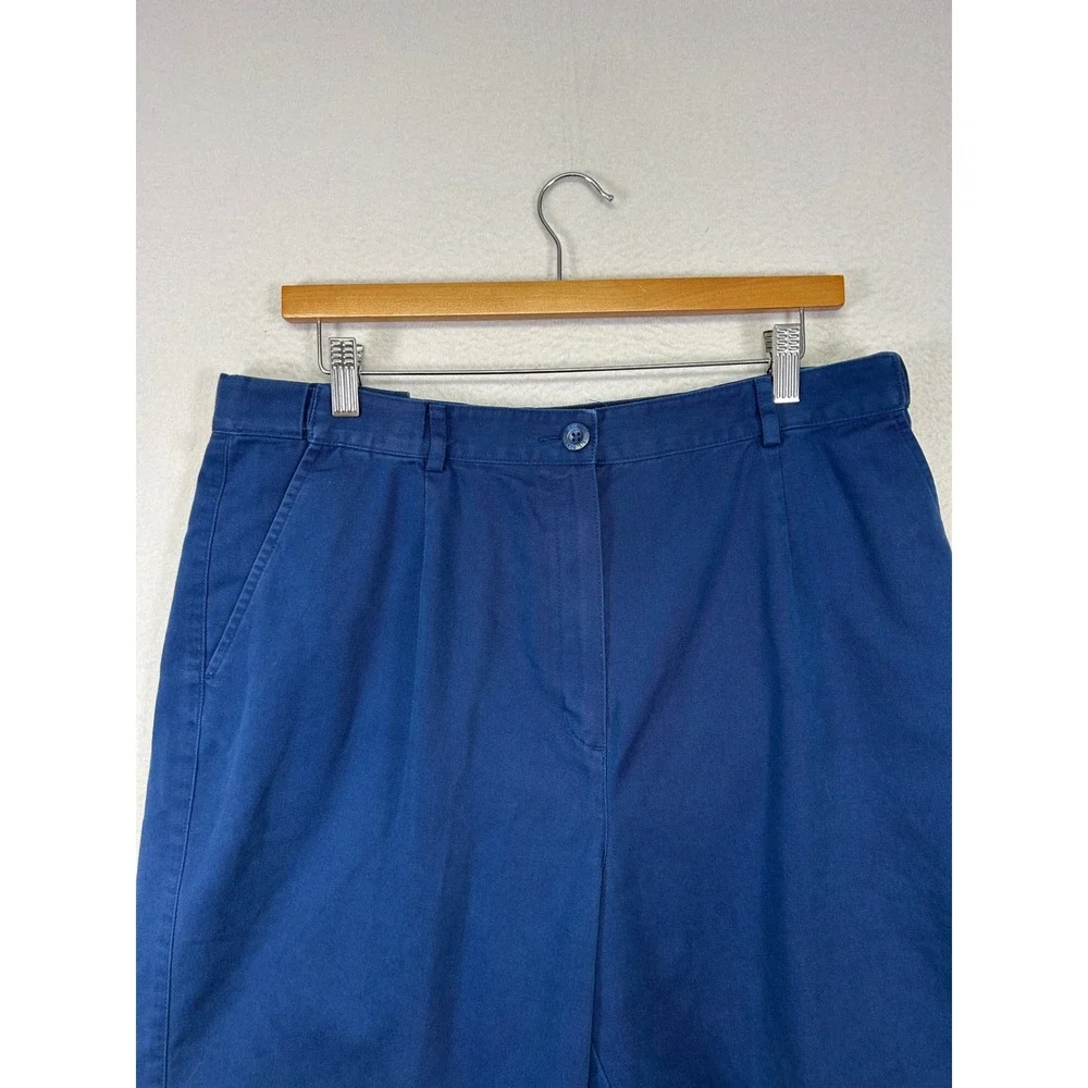 Preppy L.L.Bean Women 16 Blue High Rise Pleated Cotton Chino Shorts Original Fit